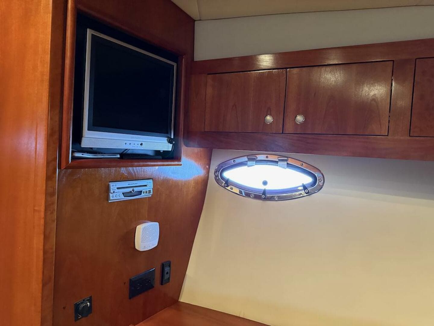 2006 Cruisers Yachts 415 Express — photo 30