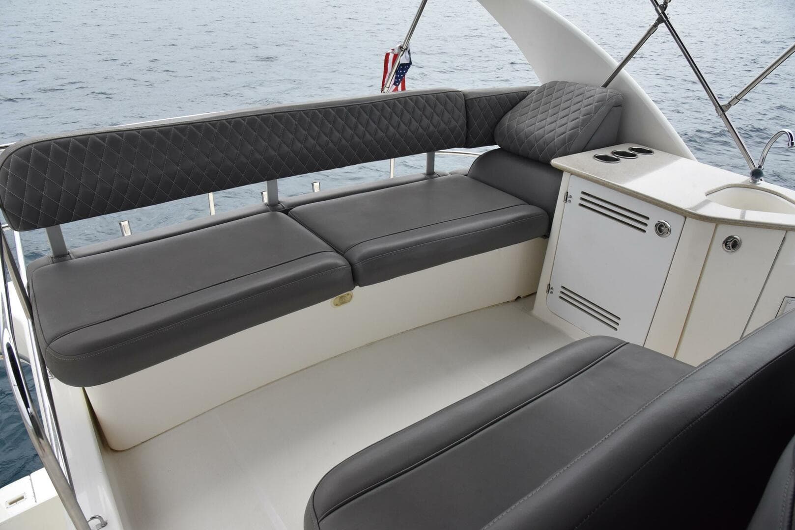 2010 Silverton 38 Sport Bridge — photo 52