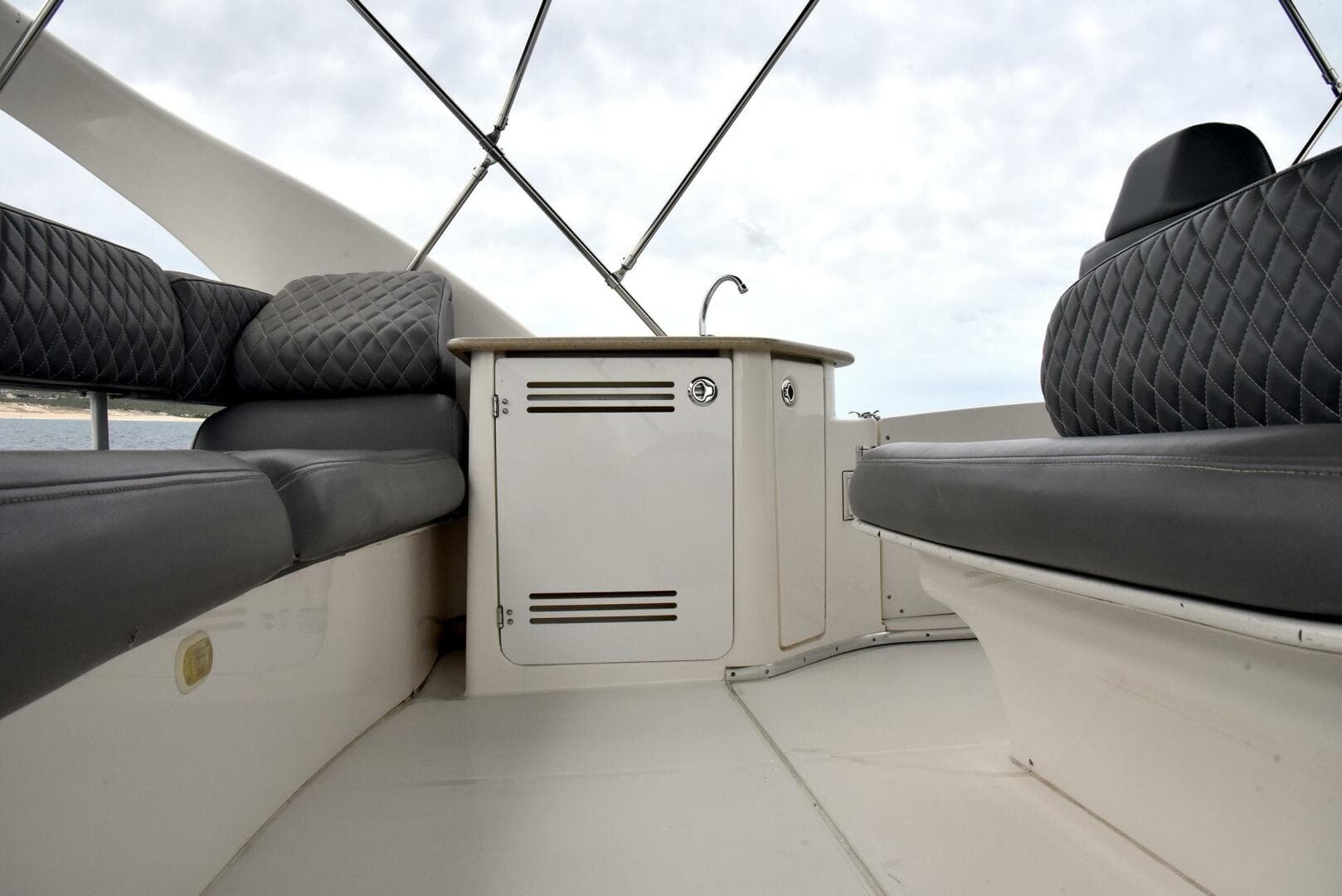 2010 Silverton 38 Sport Bridge — photo 61