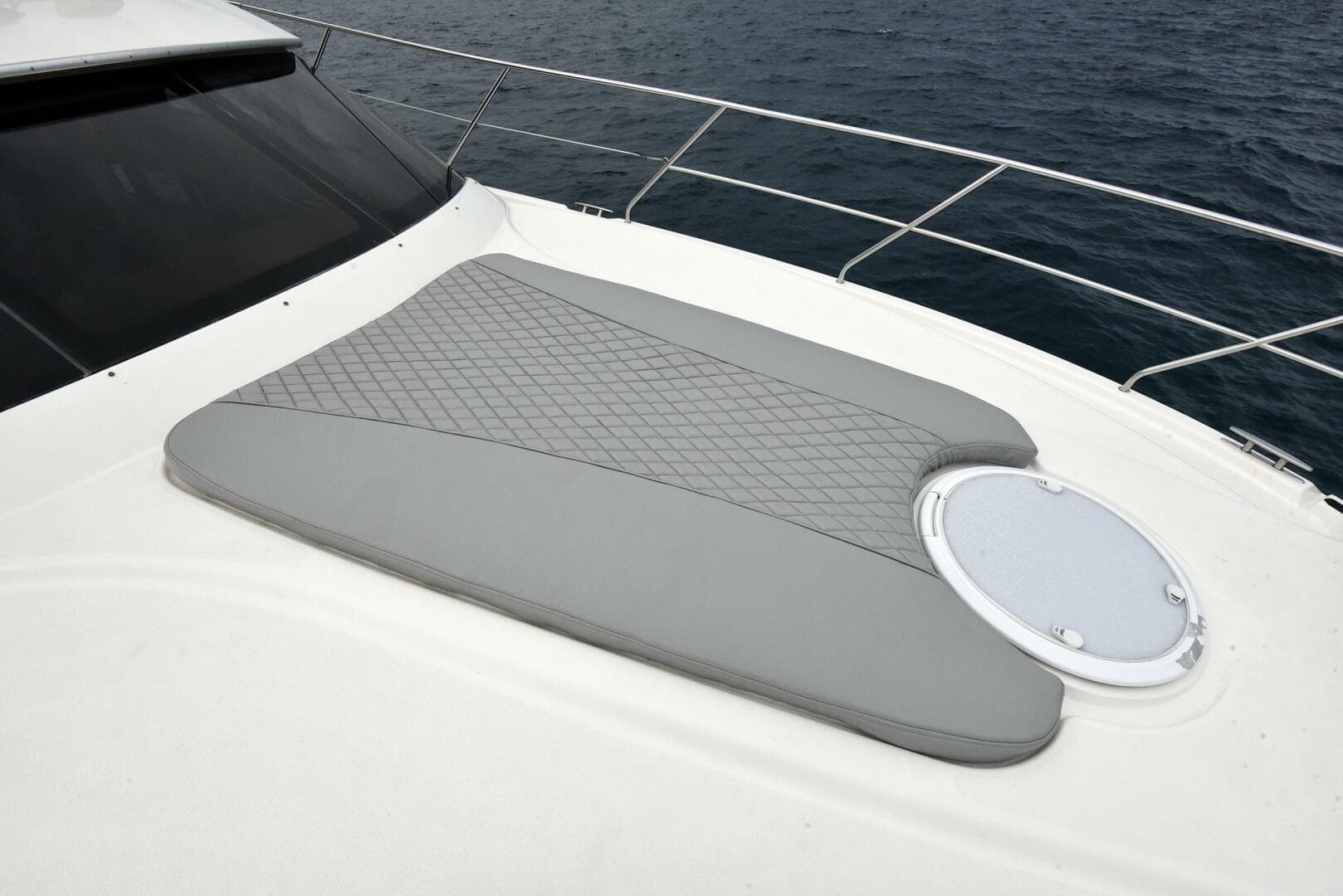 2010 Silverton 38 Sport Bridge — photo 37