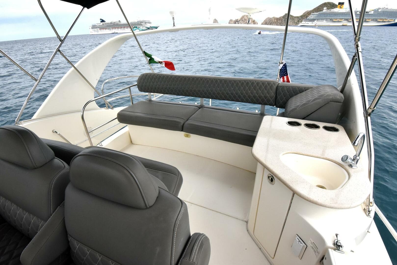 2010 Silverton 38 Sport Bridge — photo 49