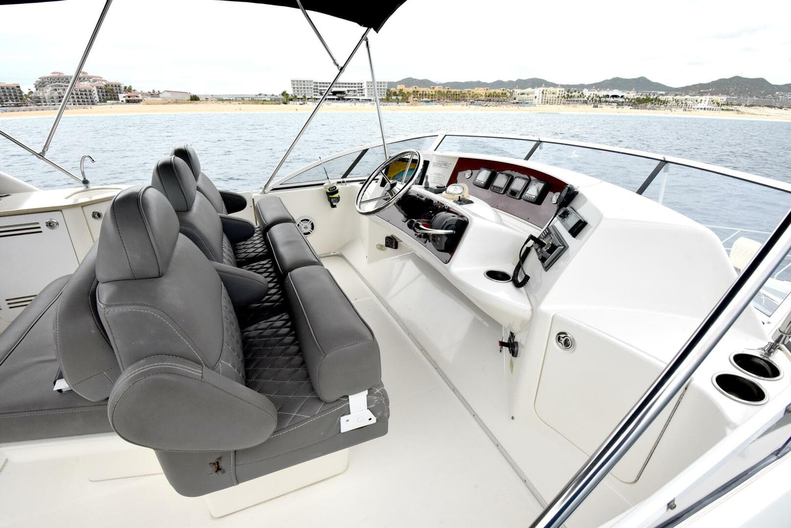 2010 Silverton 38 Sport Bridge — photo 46