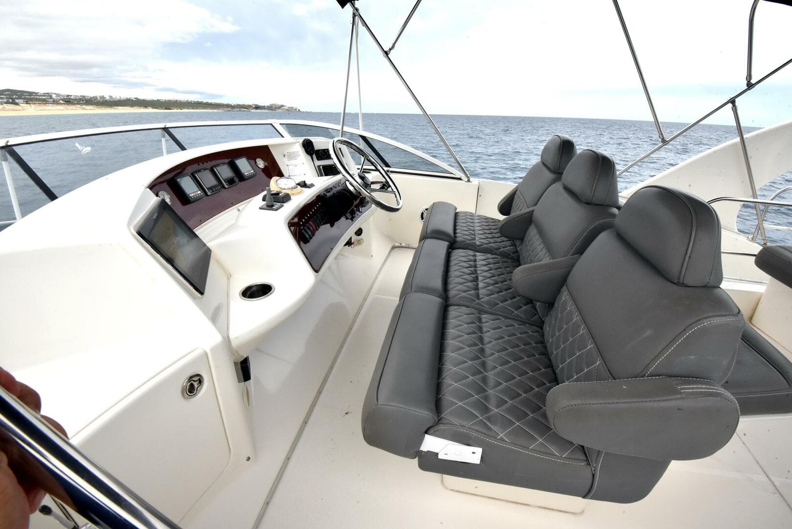 2010 Silverton 38 Sport Bridge — photo 50