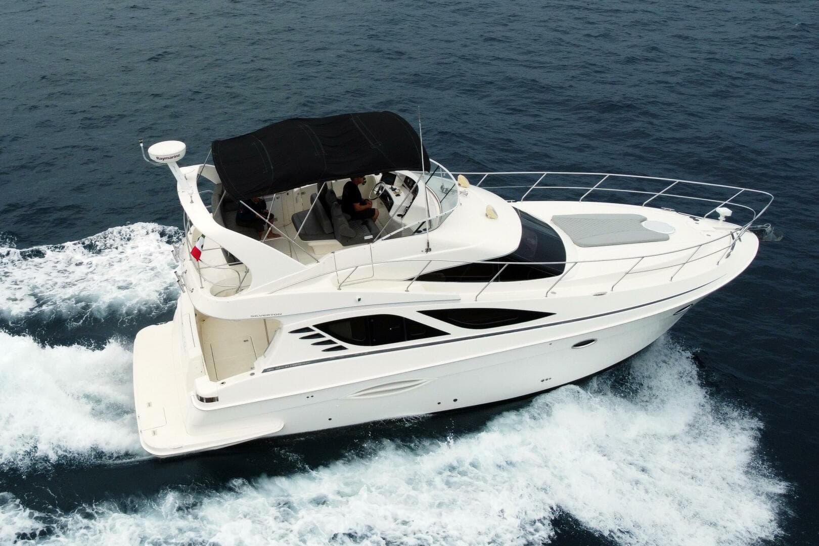 2010 Silverton 38 Sport Bridge — photo 32