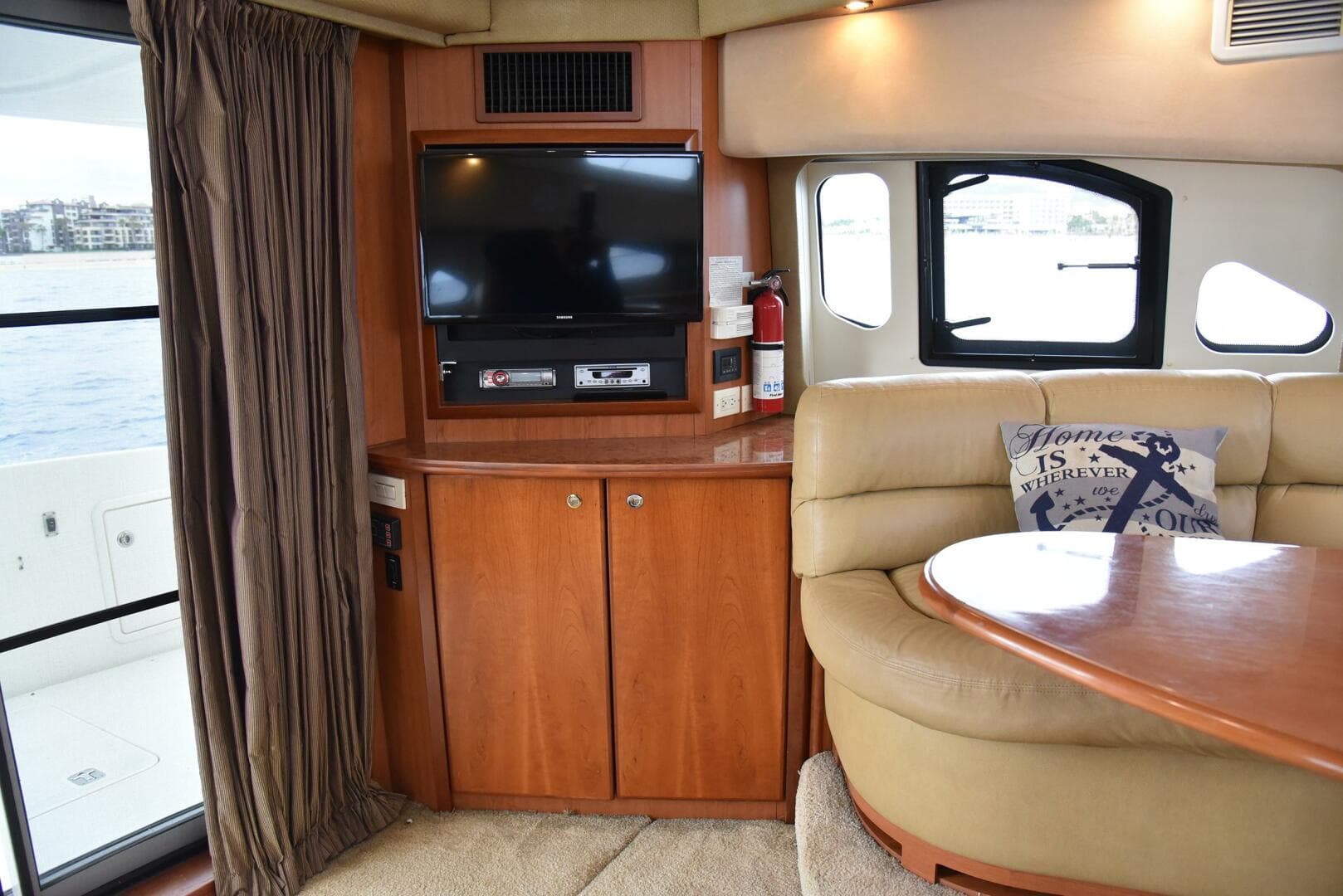 2010 Silverton 38 Sport Bridge — photo 11