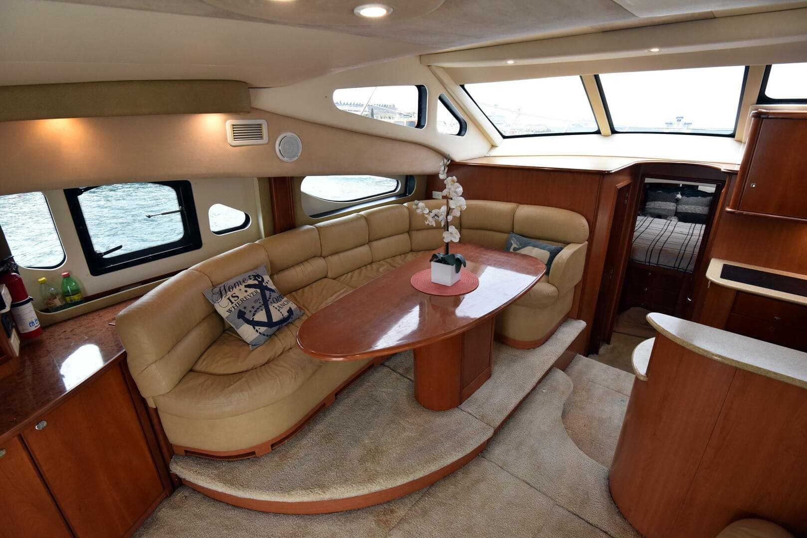 2010 Silverton 38 Sport Bridge — photo 17