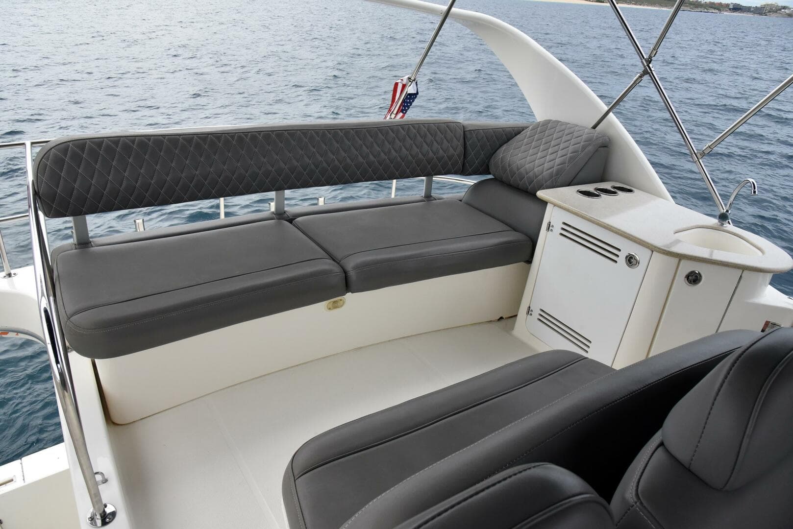 2010 Silverton 38 Sport Bridge — photo 60