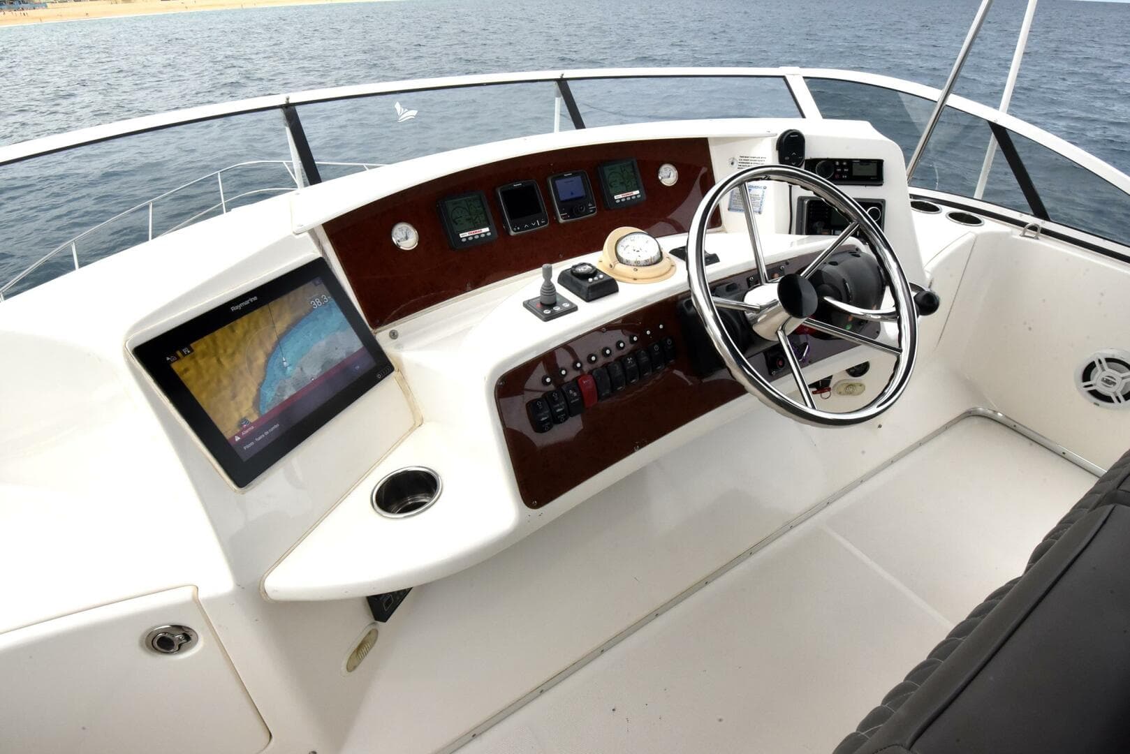 2010 Silverton 38 Sport Bridge — photo 48