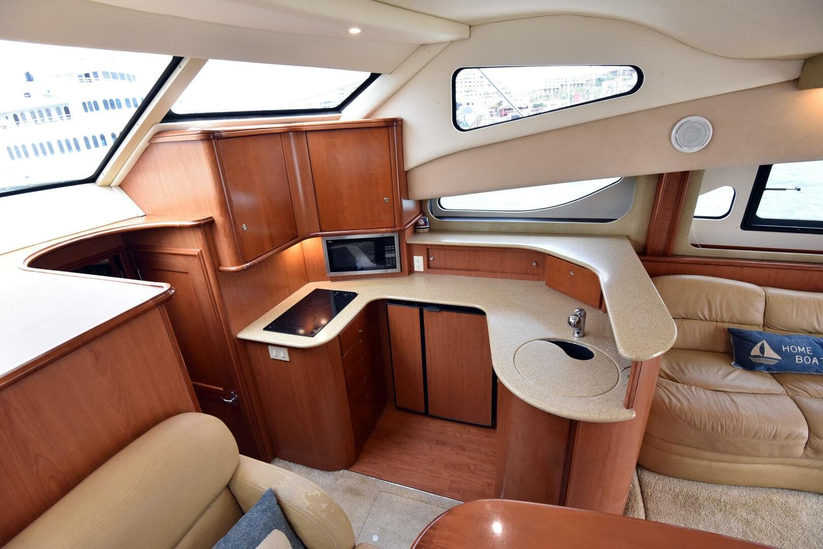 2010 Silverton 38 Sport Bridge — photo 14