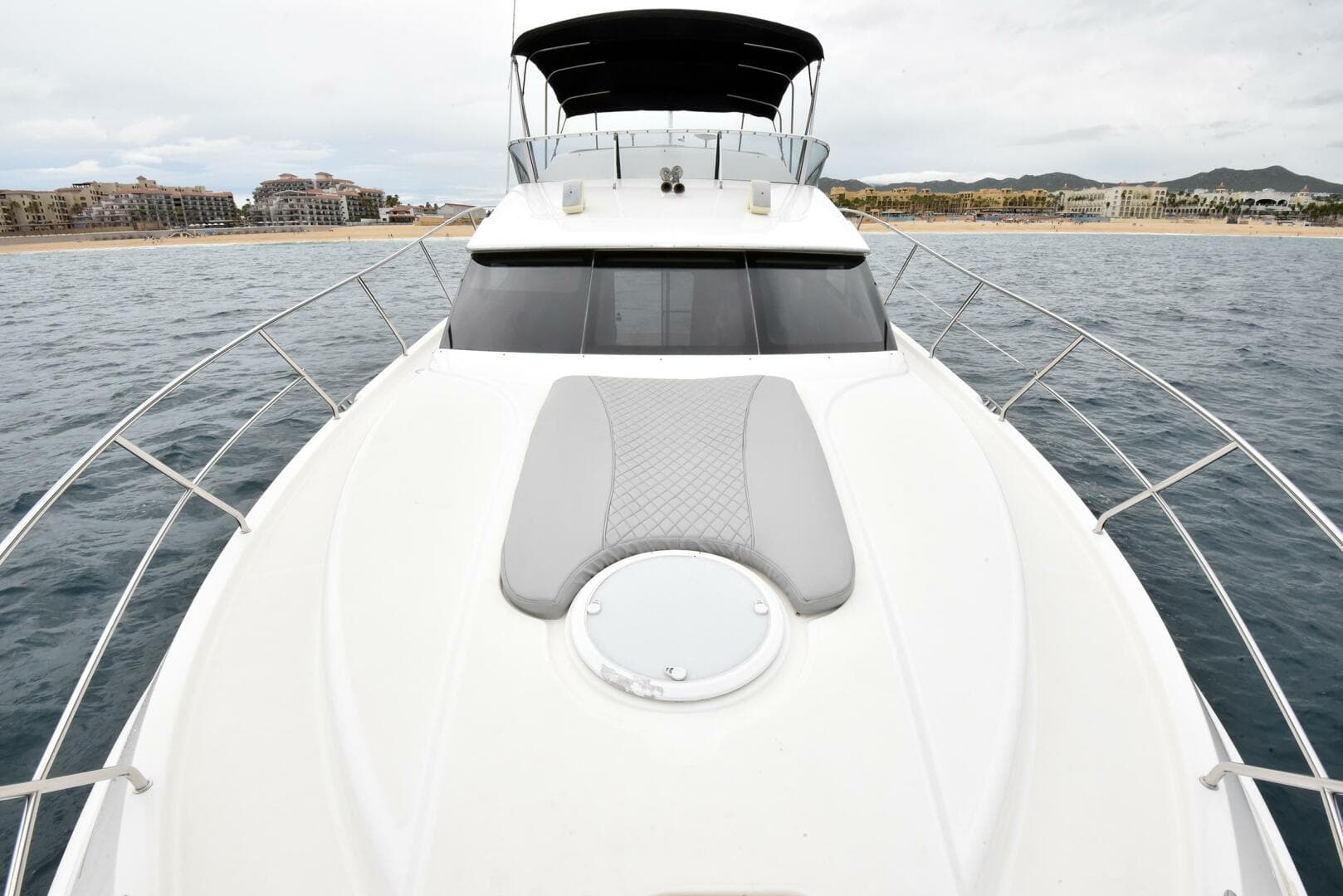 2010 Silverton 38 Sport Bridge — photo 40