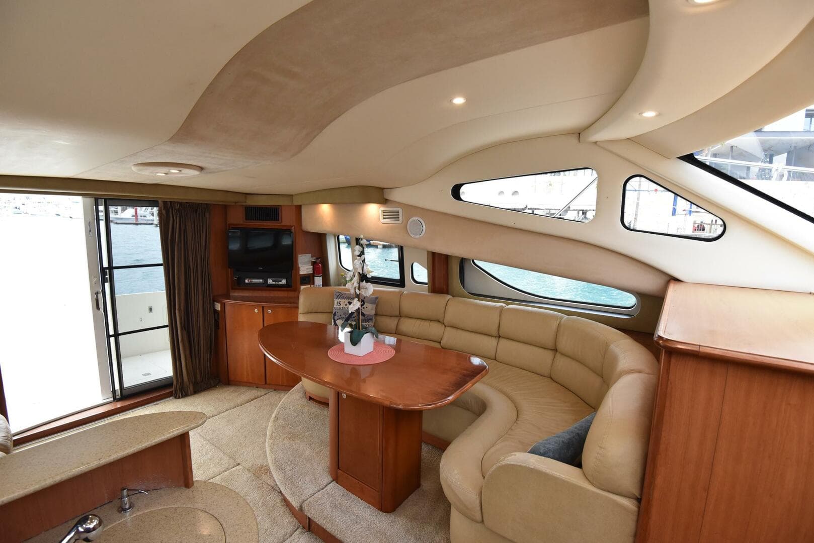 2010 Silverton 38 Sport Bridge — photo 7