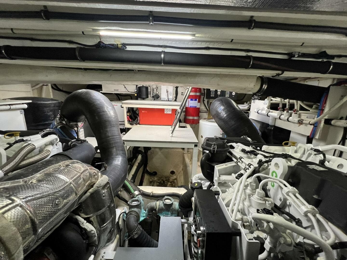 2019 Sea Ray L550 — photo 81