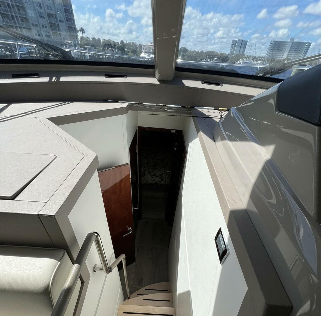 2019 Sea Ray L550 — photo 48