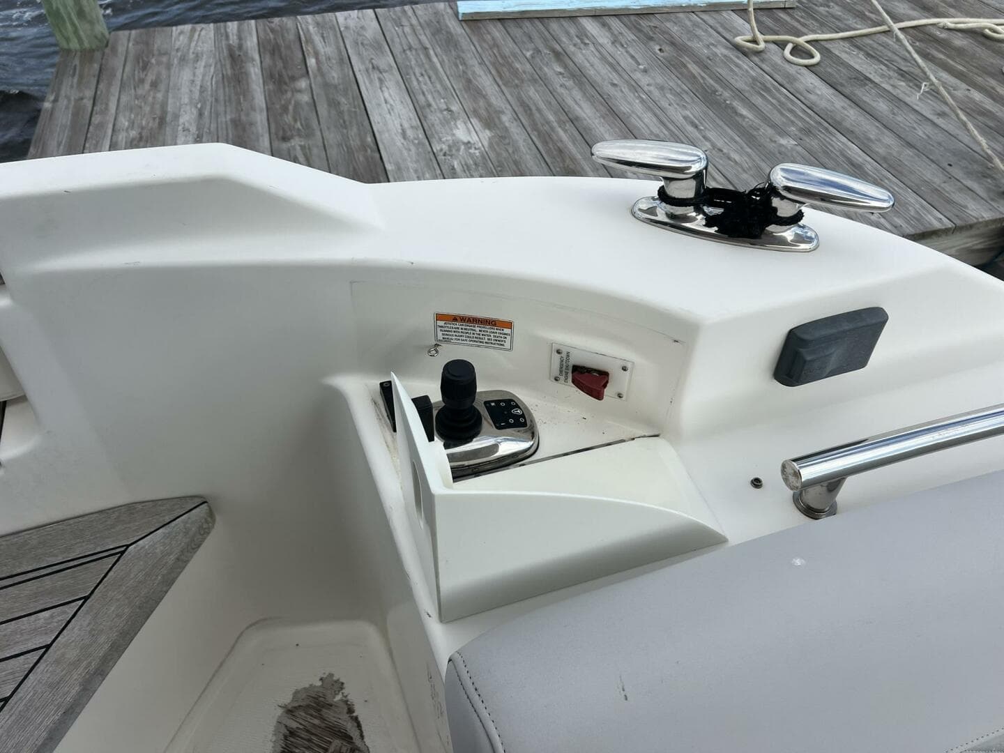 2019 Sea Ray L550 — photo 17