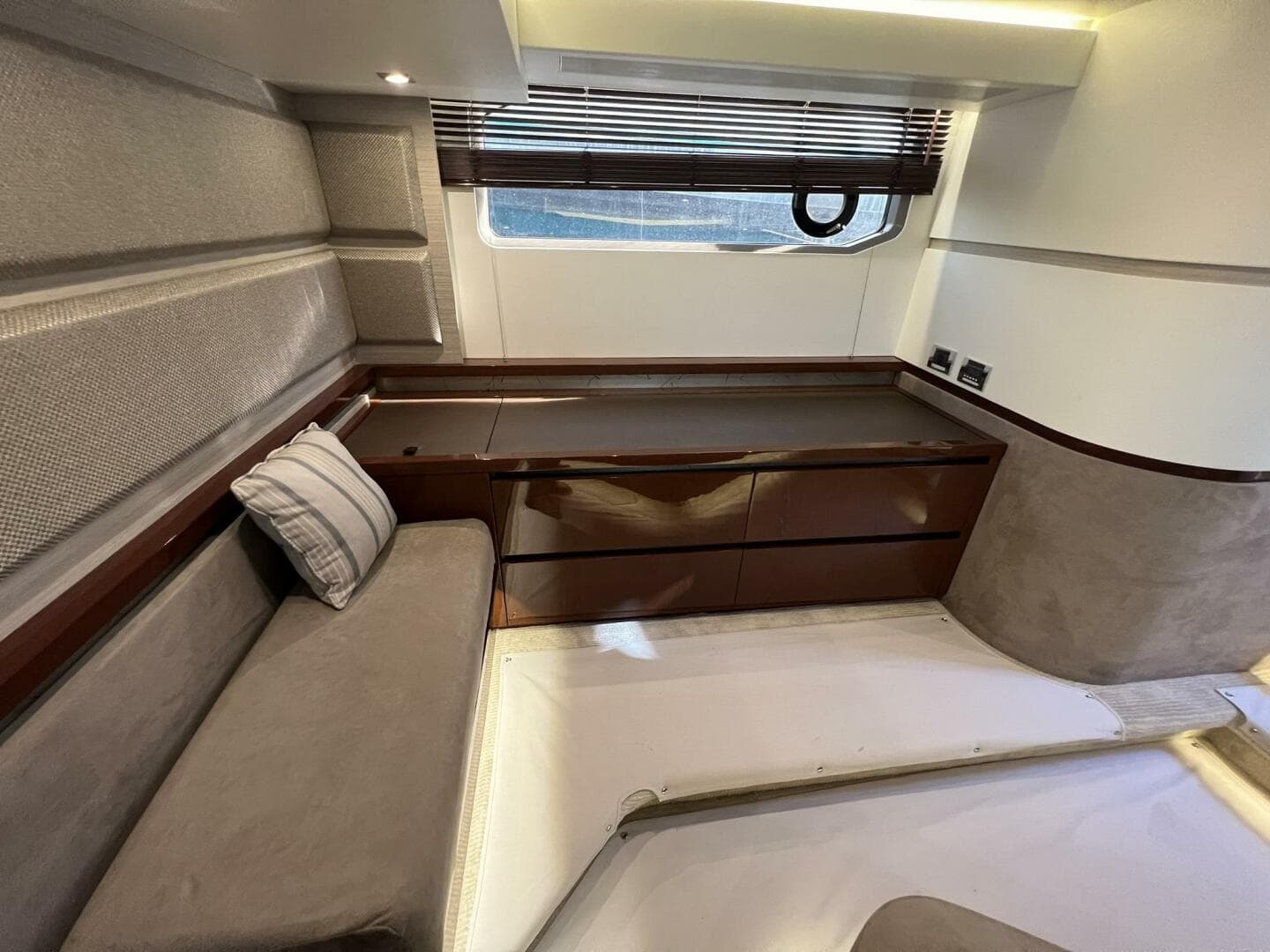 2019 Sea Ray L550 — photo 56