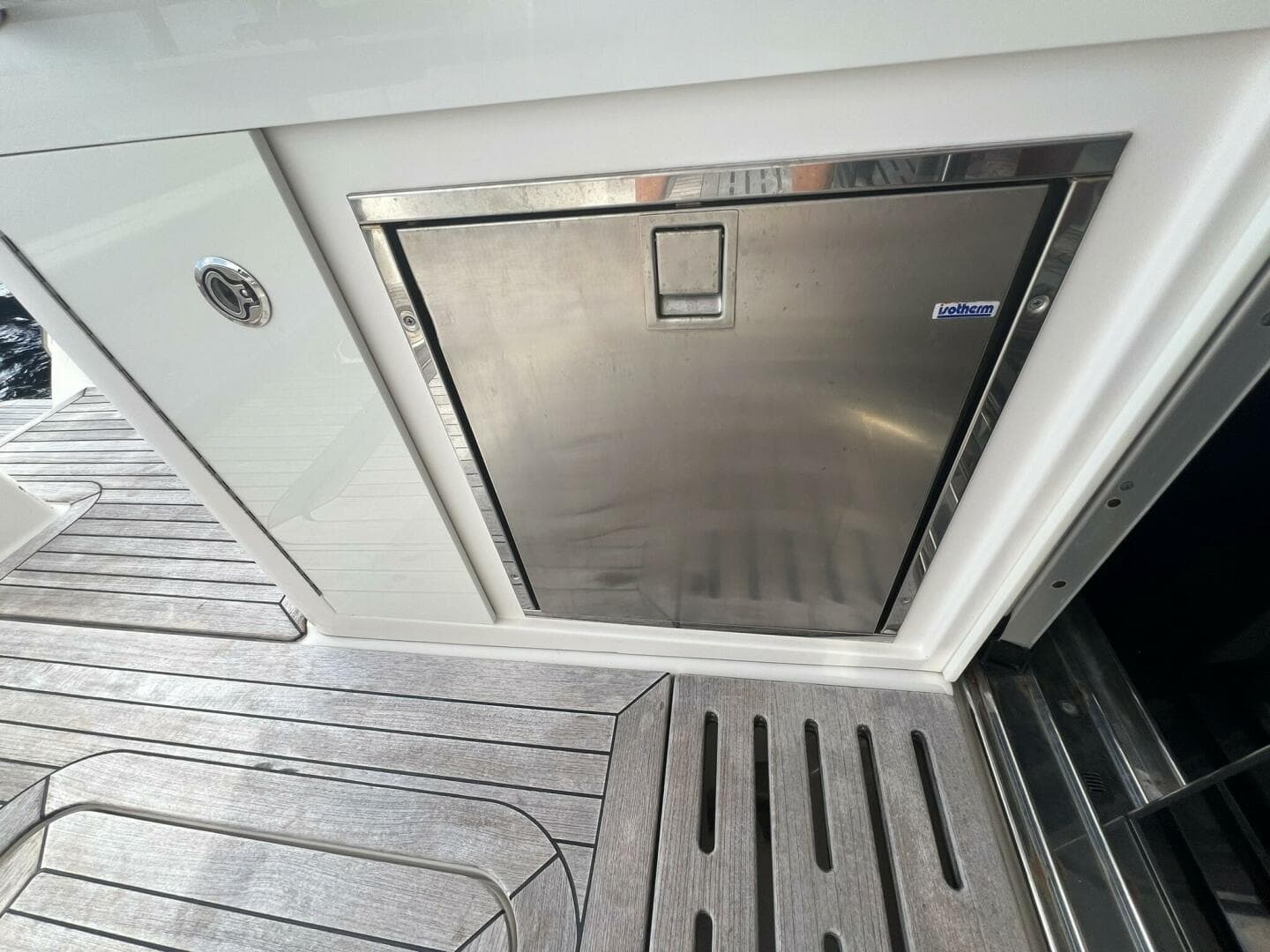 2019 Sea Ray L550 — photo 19