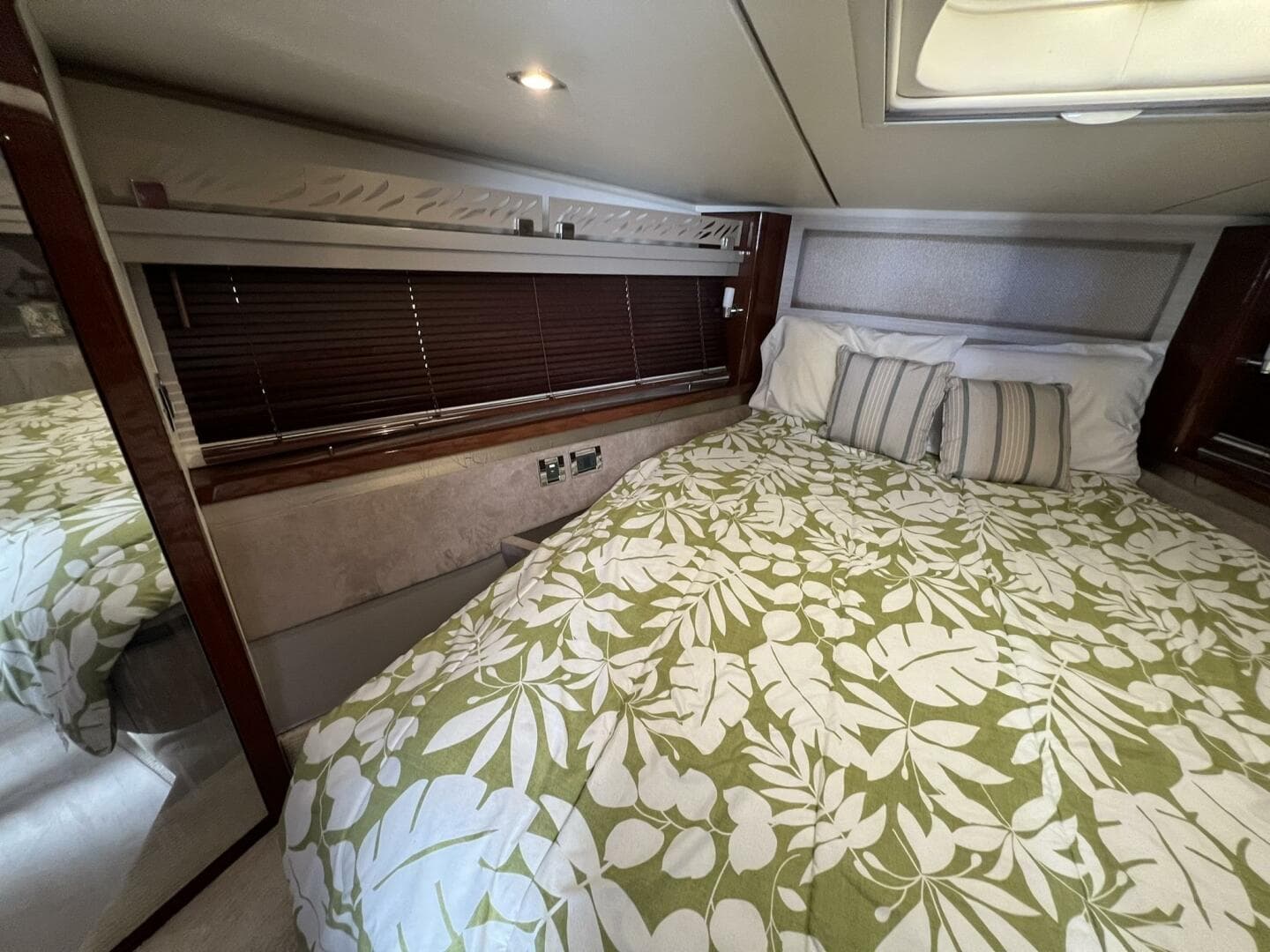 2019 Sea Ray L550 — photo 50