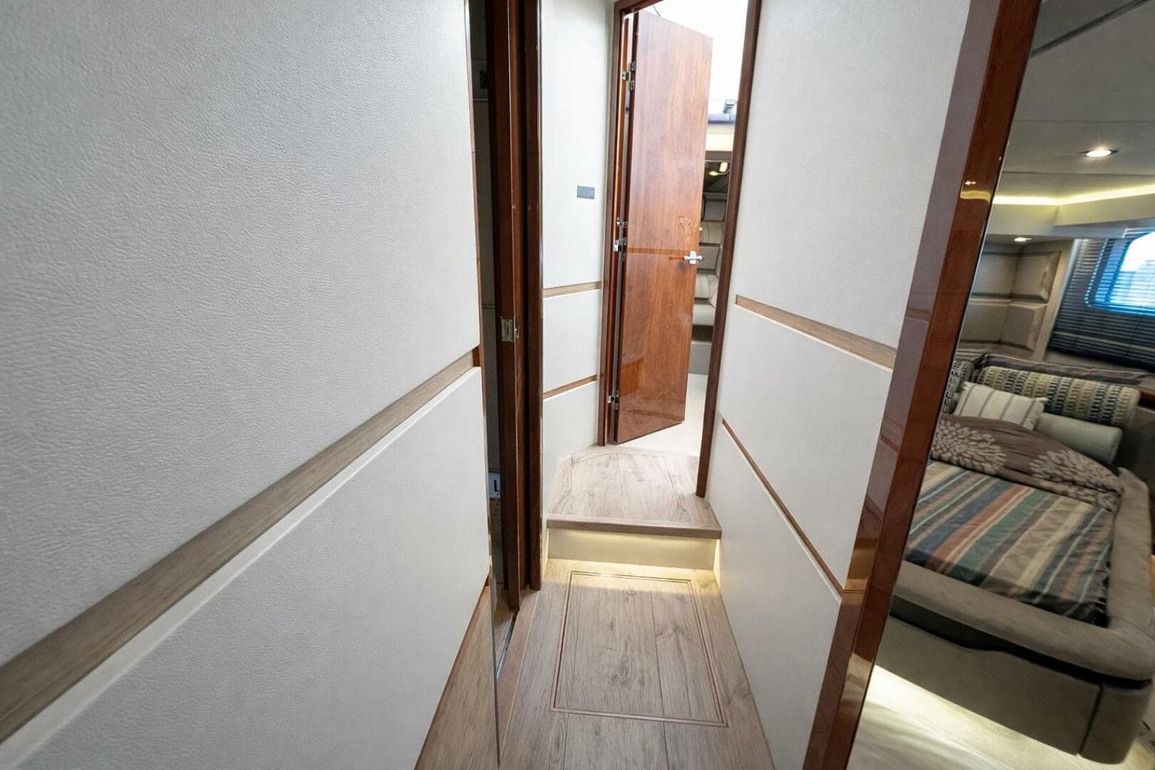 2019 Sea Ray L550 — photo 60