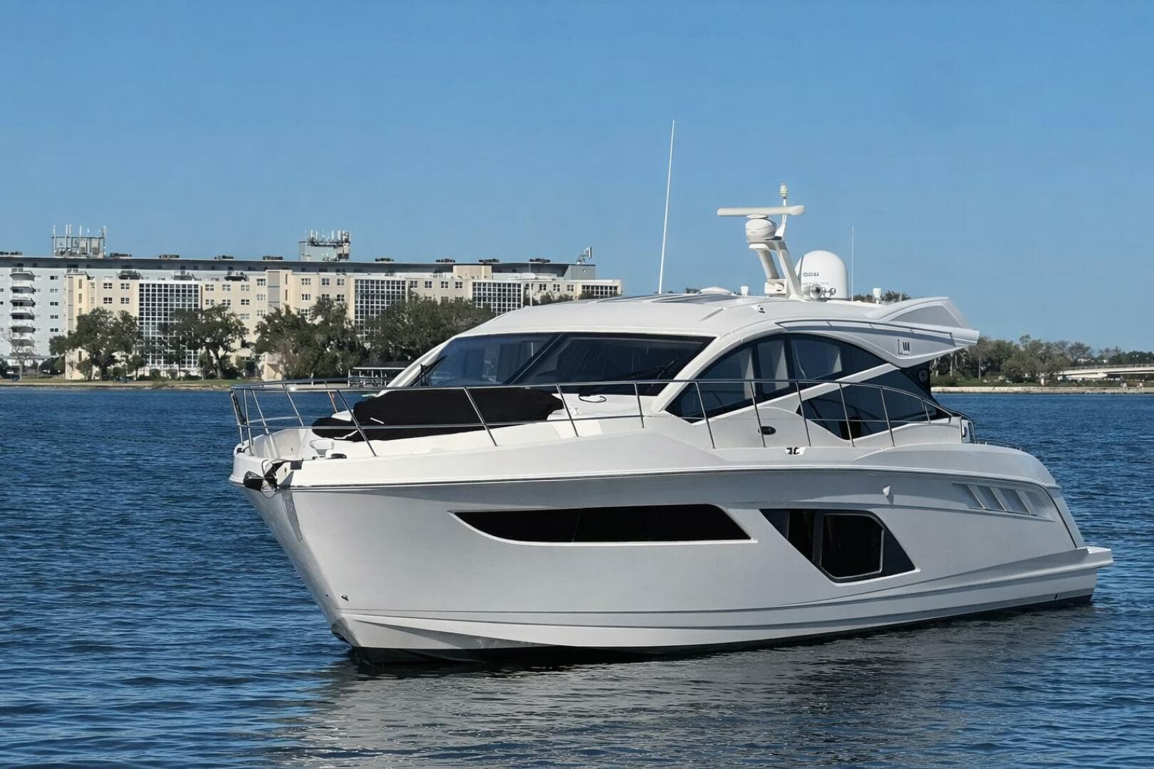2019 Sea Ray L550 — photo 3
