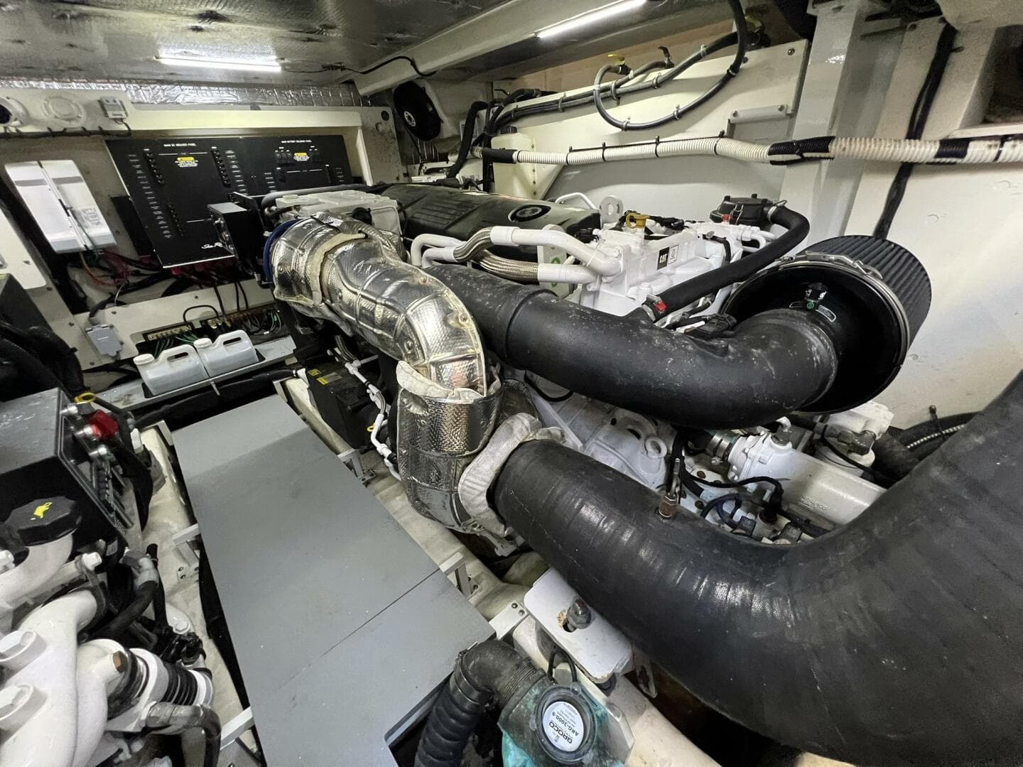 2019 Sea Ray L550 — photo 66