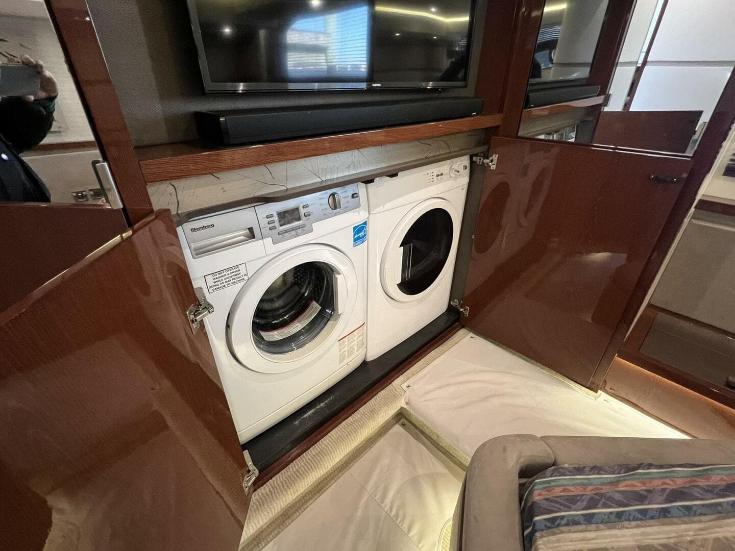 2019 Sea Ray L550 — photo 58