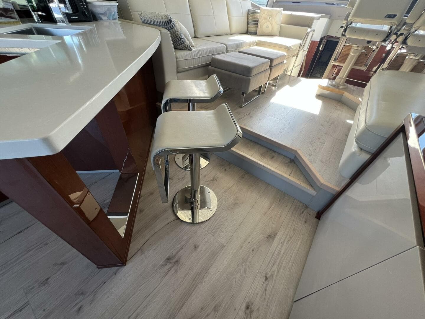 2019 Sea Ray L550 — photo 39