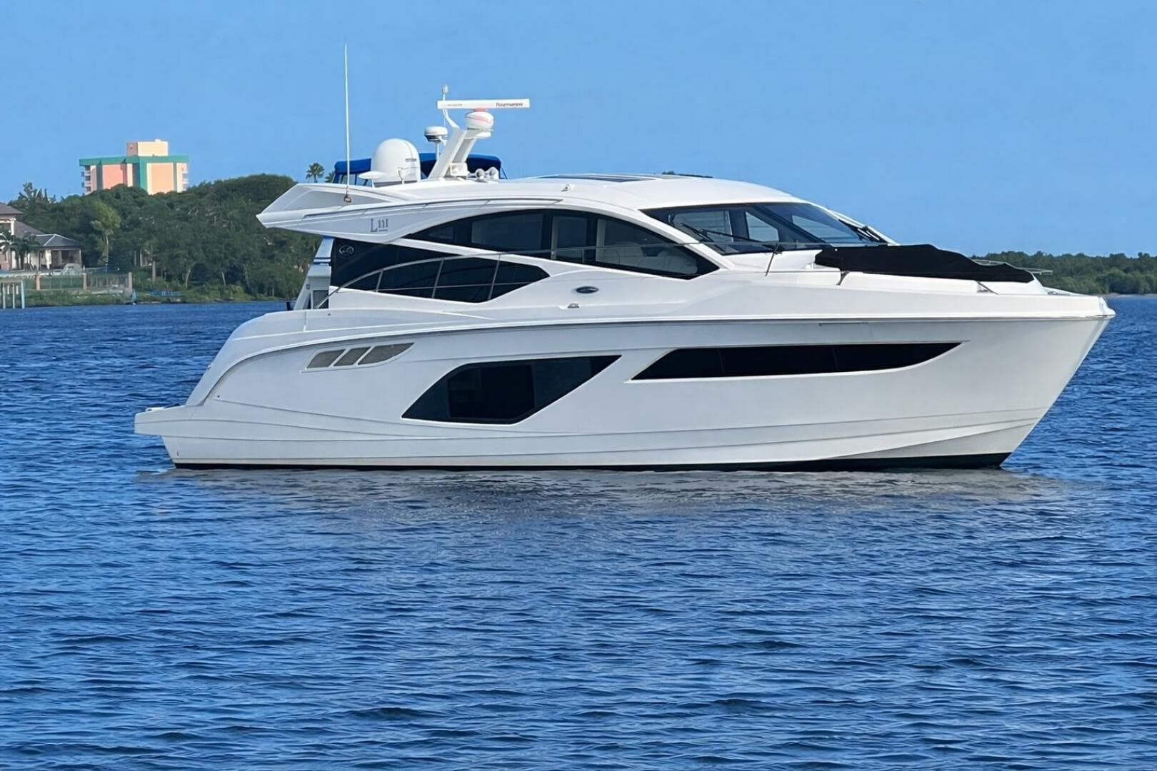2019 Sea Ray L550 — photo 4