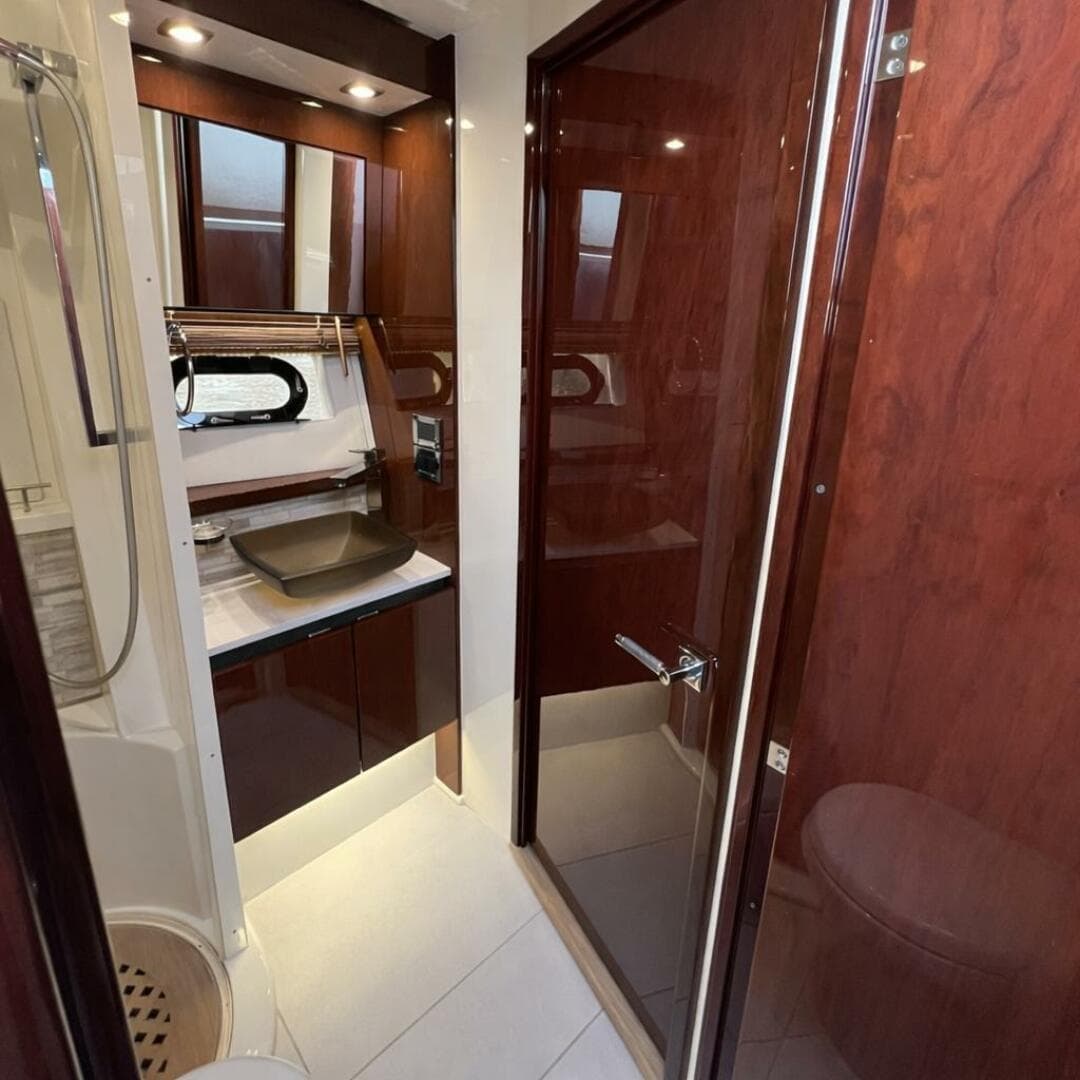 2019 Sea Ray L550 — photo 53