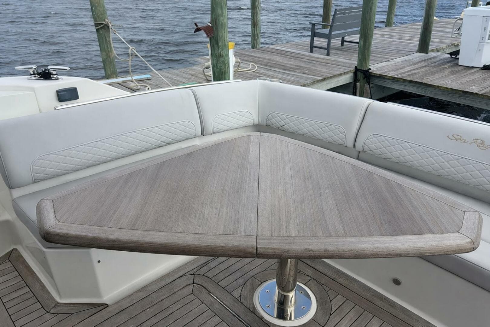 2019 Sea Ray L550 — photo 14