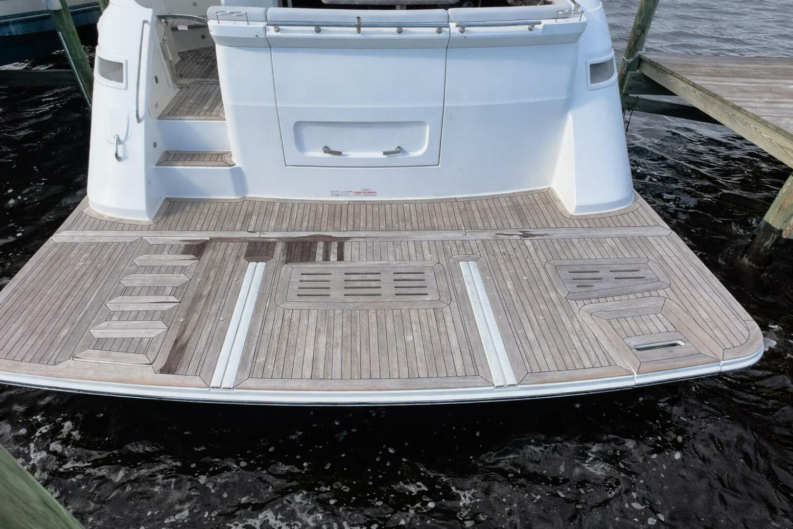 2019 Sea Ray L550 — photo 11