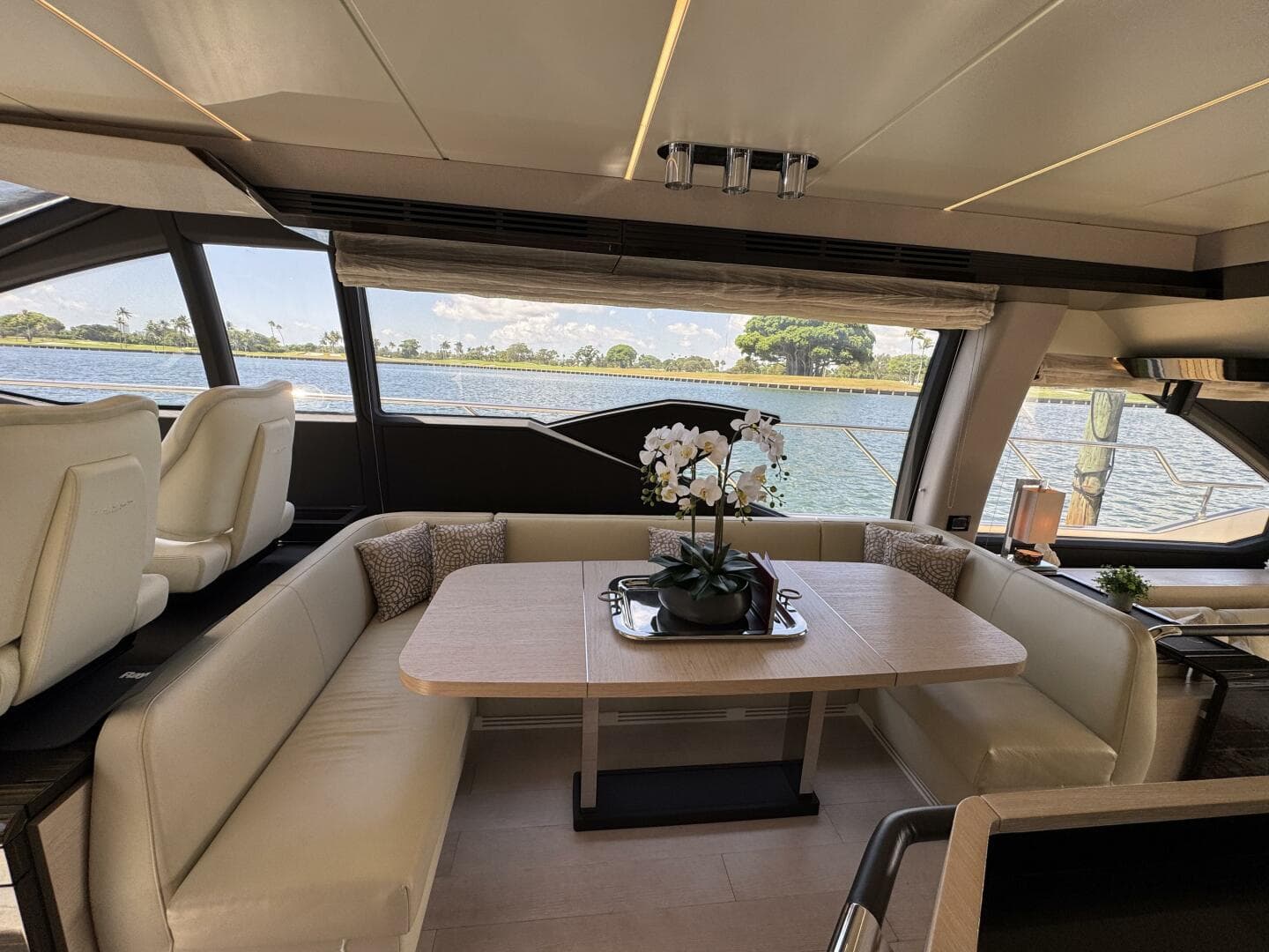 2018 Azimut 66 Flybridge — photo 7