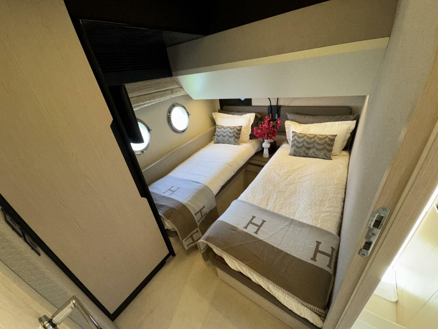 2018 Azimut 66 Flybridge — photo 41