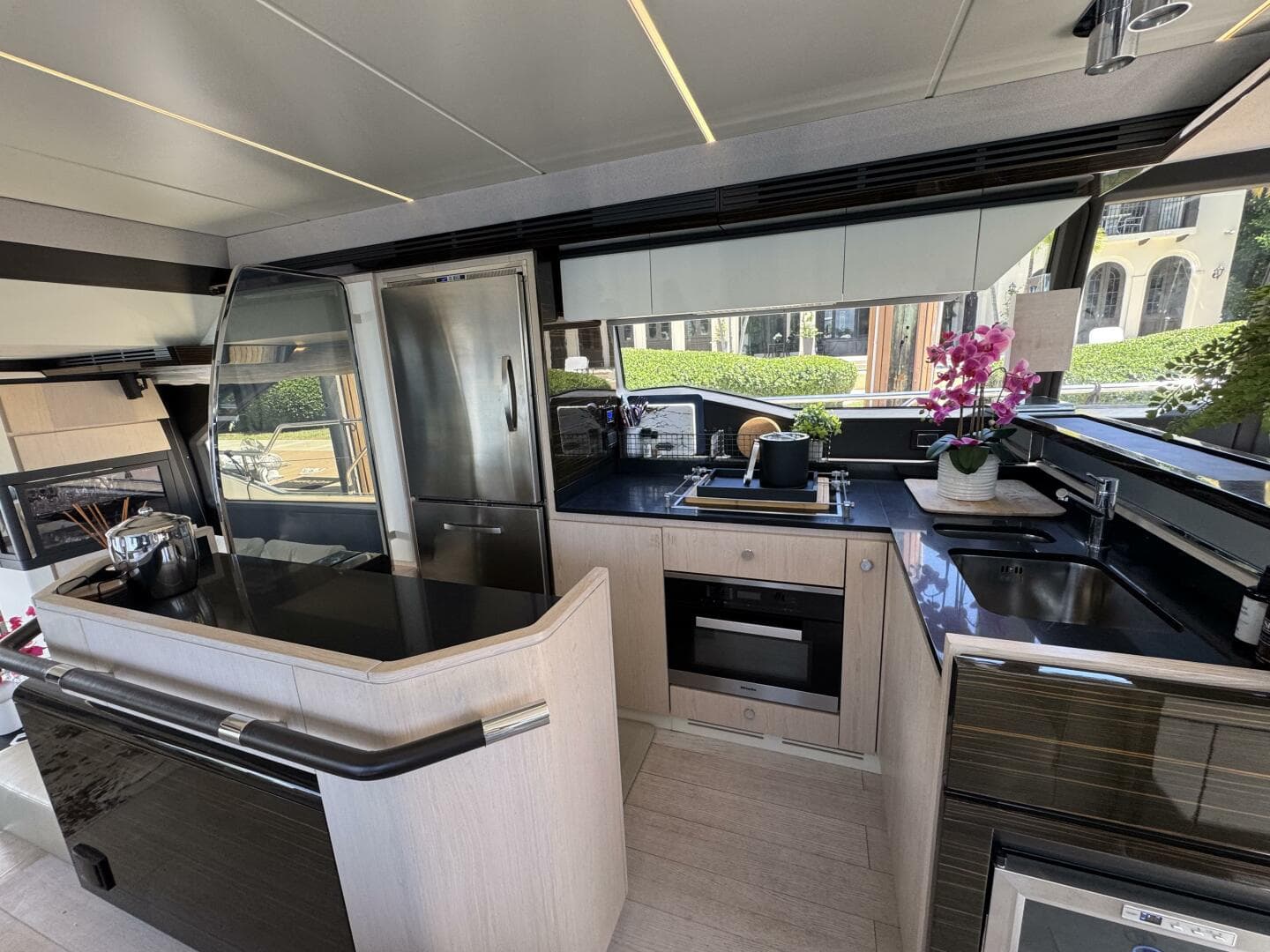 2018 Azimut 66 Flybridge — photo 9