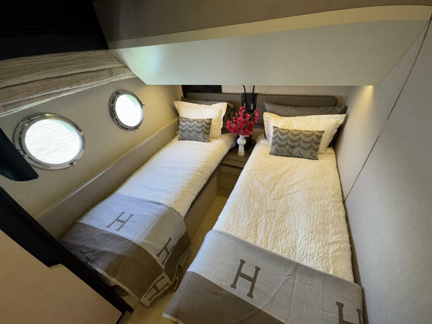 2018 Azimut 66 Flybridge — photo 43