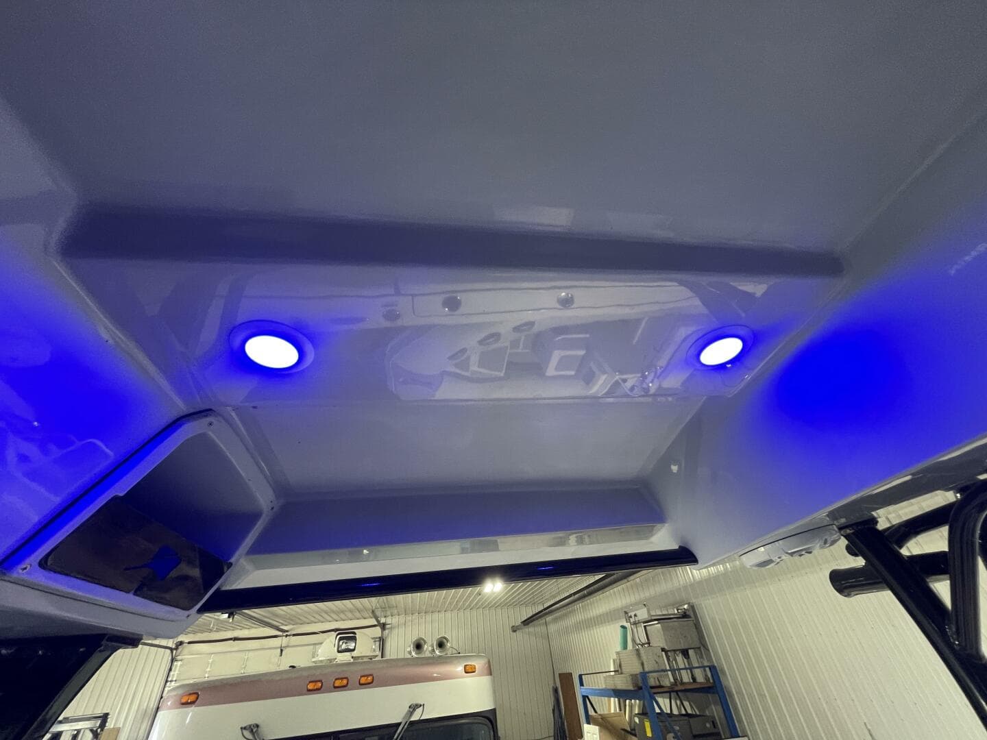 2025 Stingray 253 Center Console — photo 24