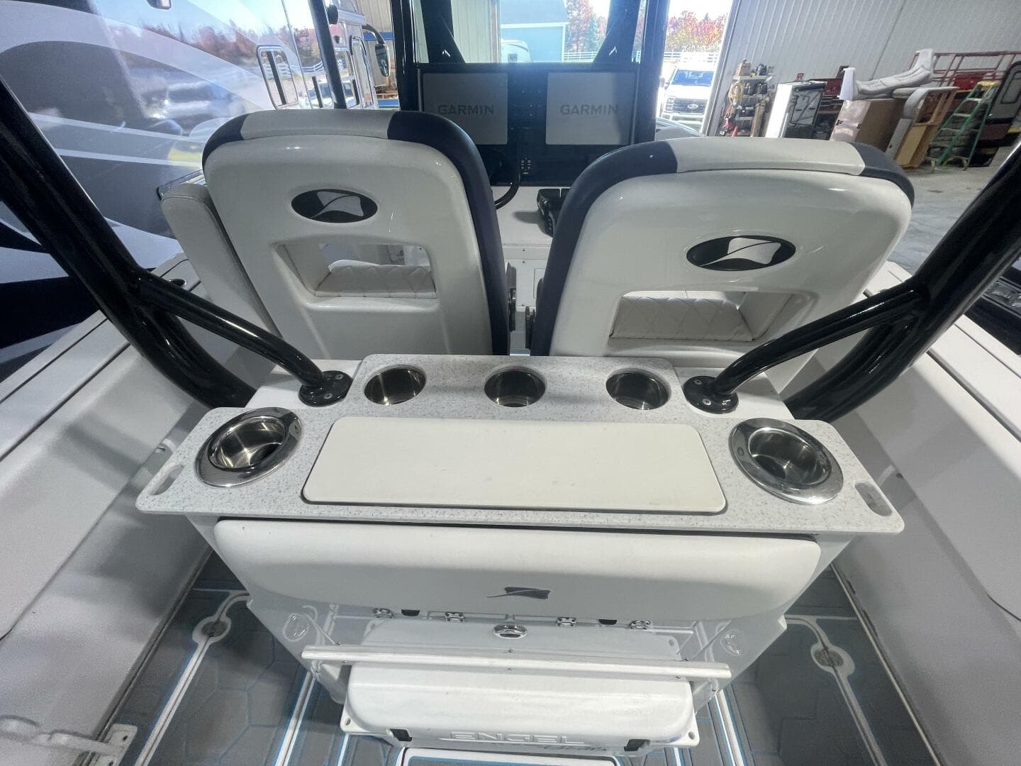 2025 Stingray 253 Center Console — photo 20