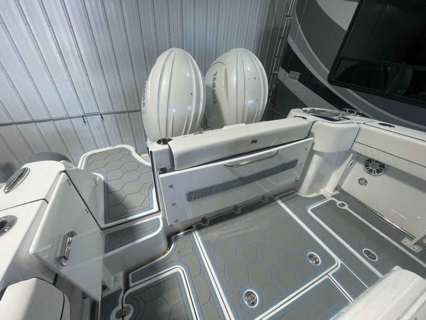 2025 Stingray 253 Center Console — photo 13