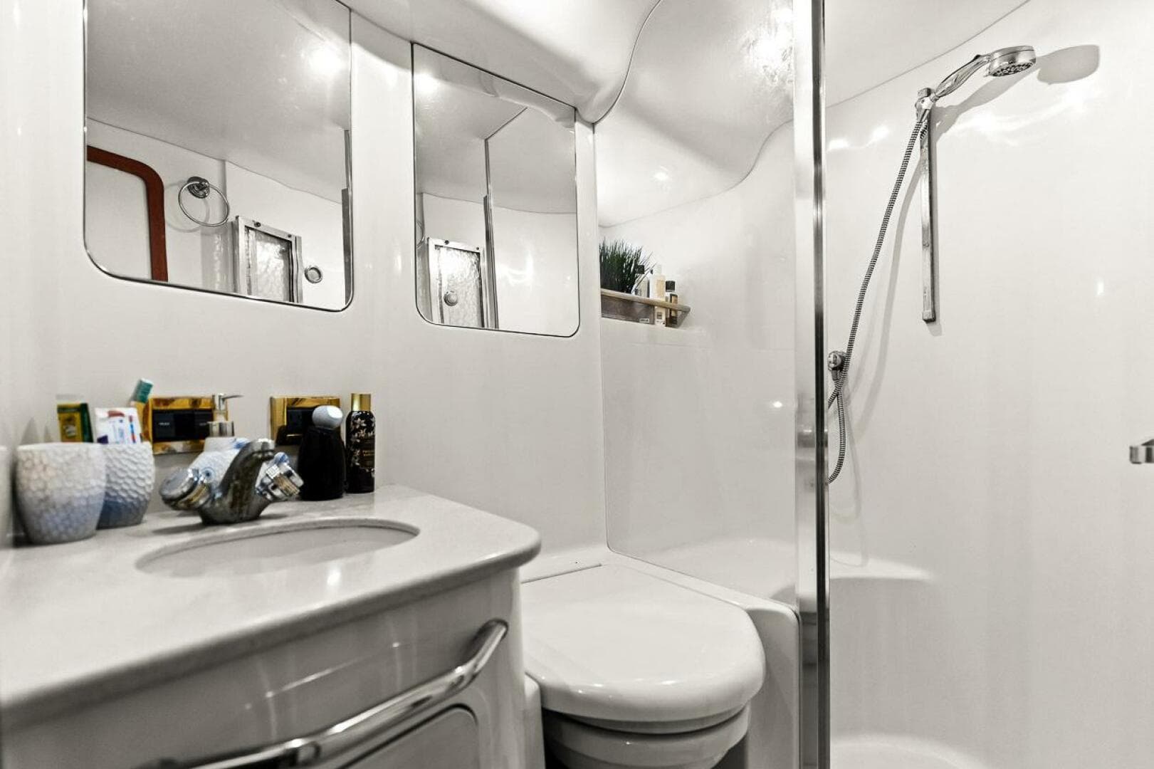 1998 Sea Ray 480 Sedan Bridge — photo 17