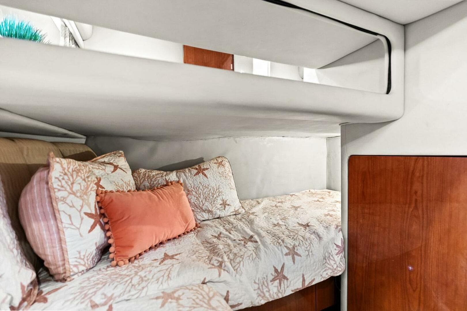 1998 Sea Ray 480 Sedan Bridge — photo 39