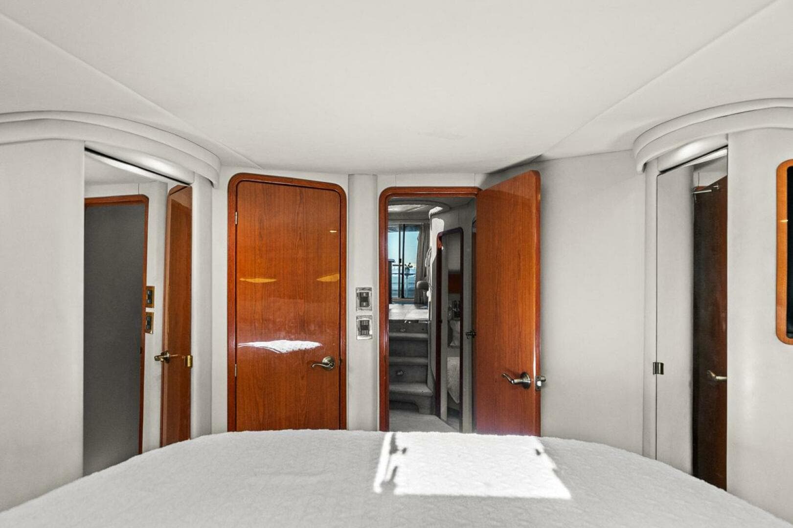 1998 Sea Ray 480 Sedan Bridge — photo 38