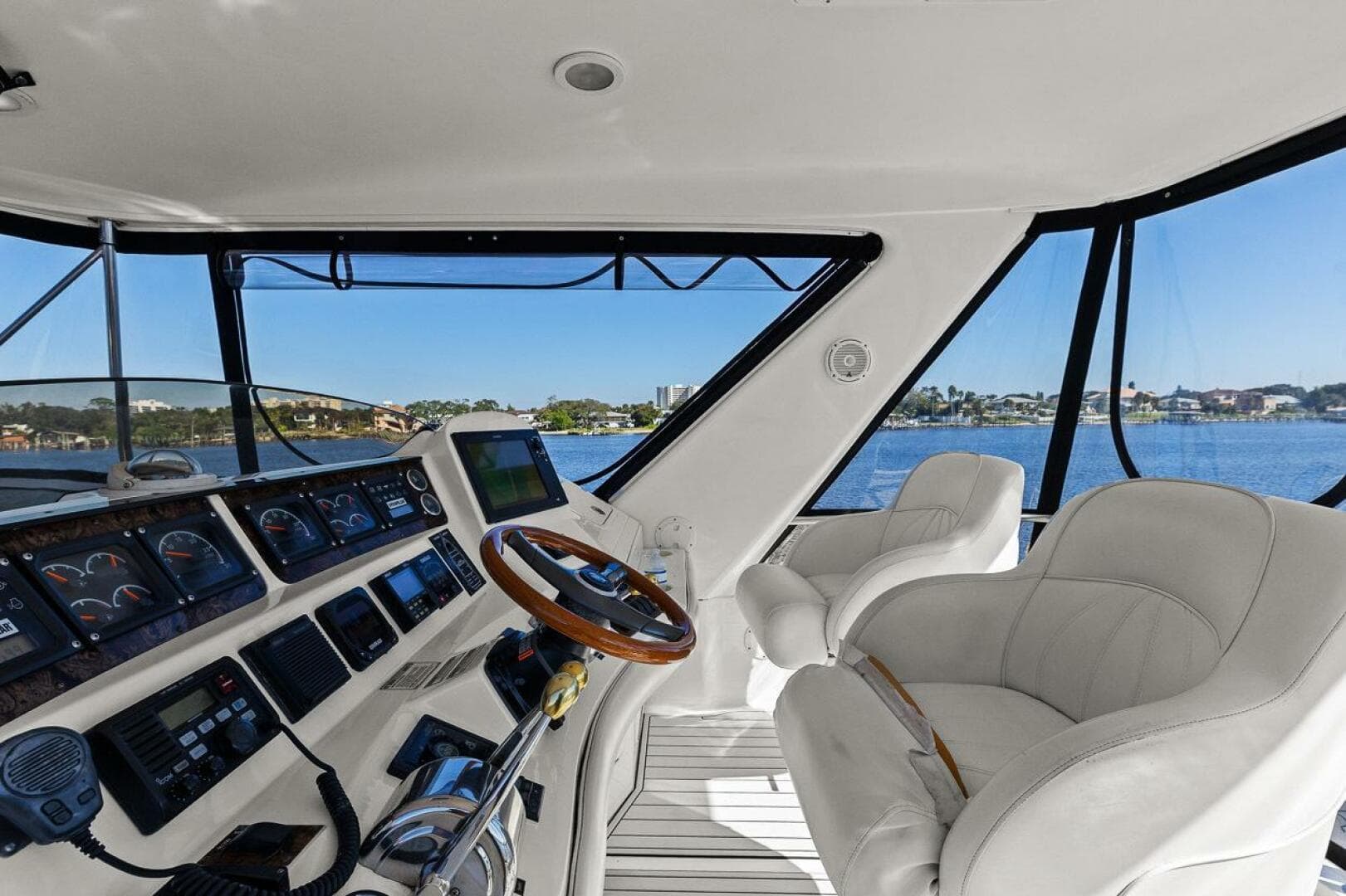 1998 Sea Ray 480 Sedan Bridge — photo 58