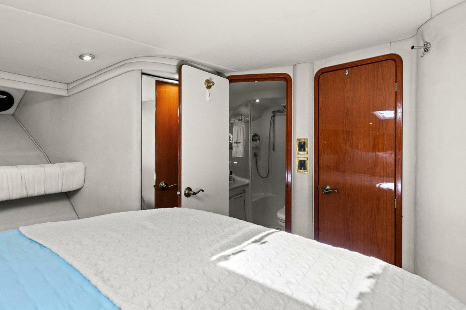 1998 Sea Ray 480 Sedan Bridge — photo 37