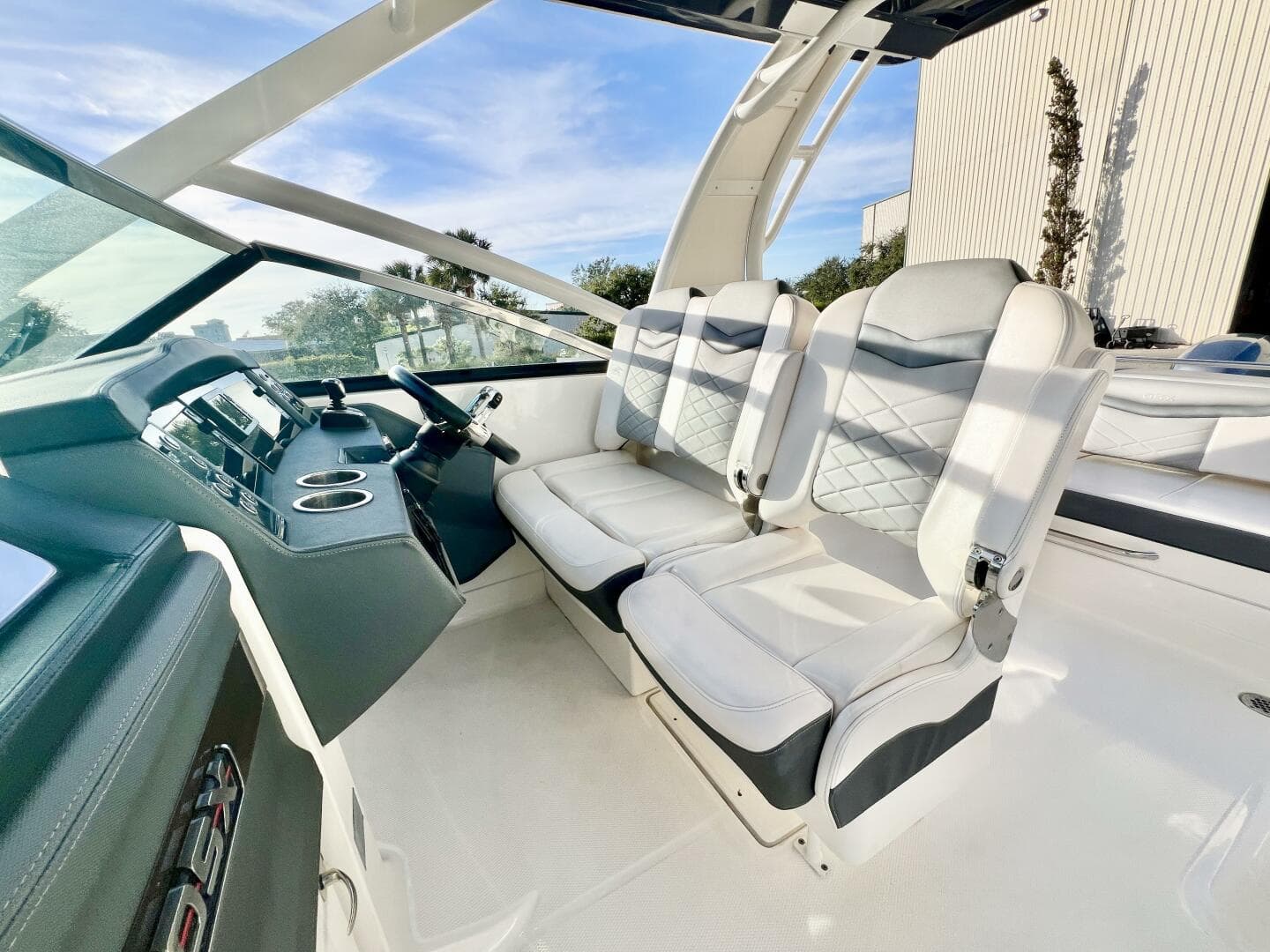 2021 Chaparral 280 Osx — photo 18