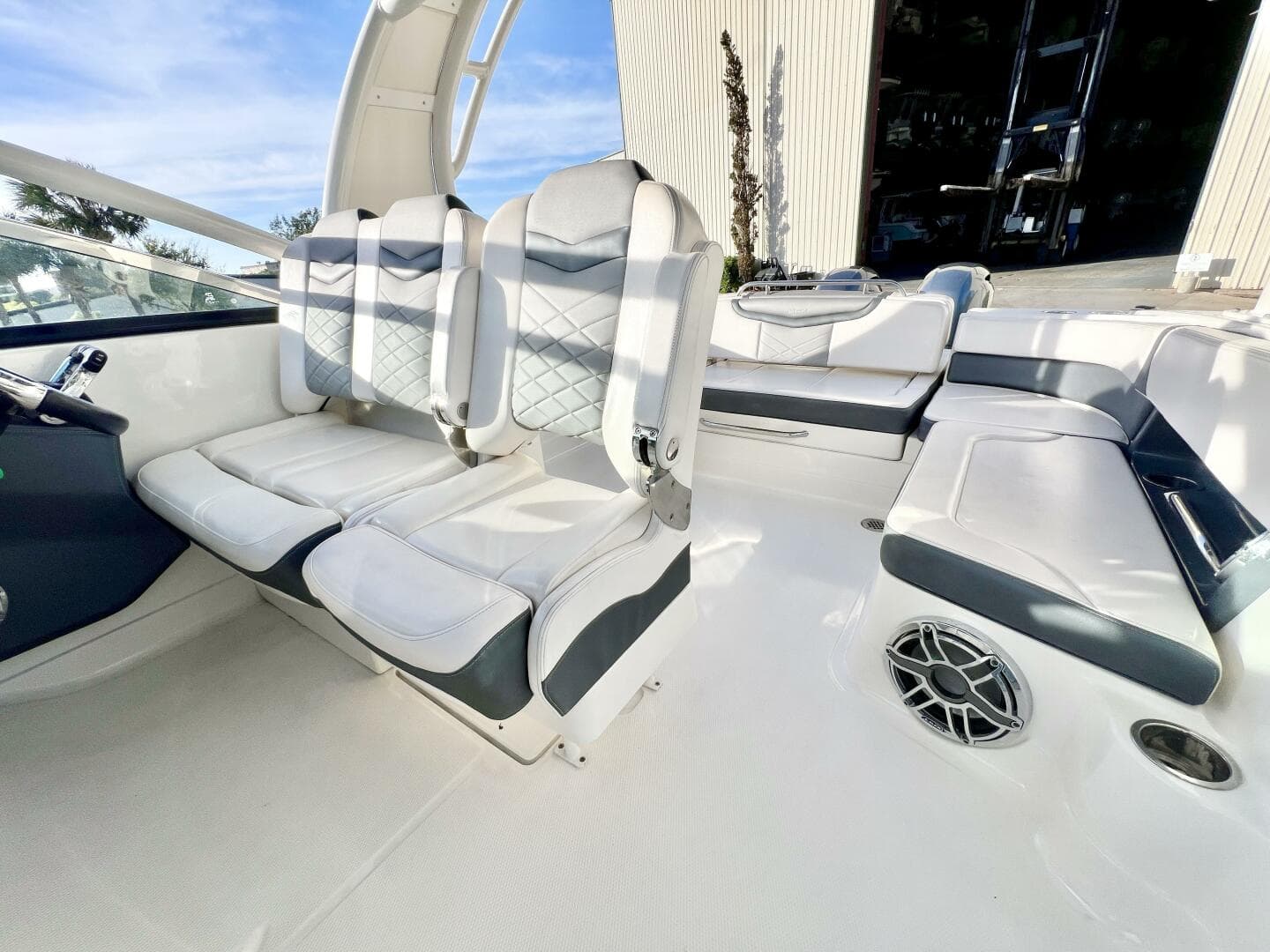 2021 Chaparral 280 Osx — photo 19