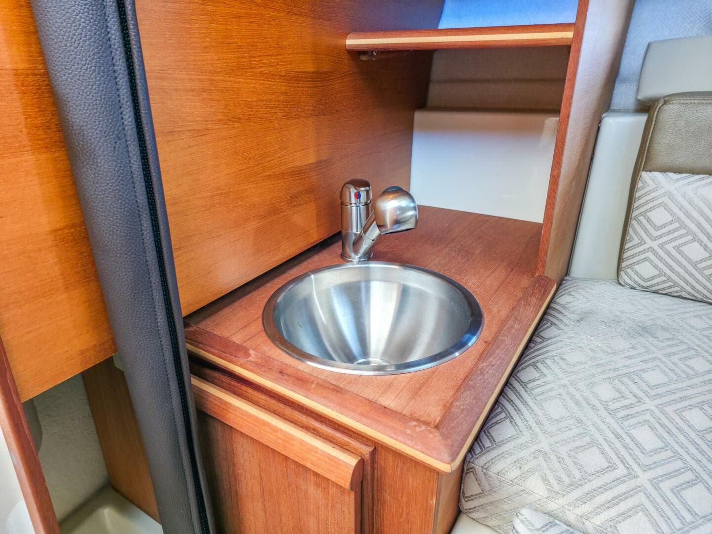 2021 Ranger Tugs R-23 — photo 40