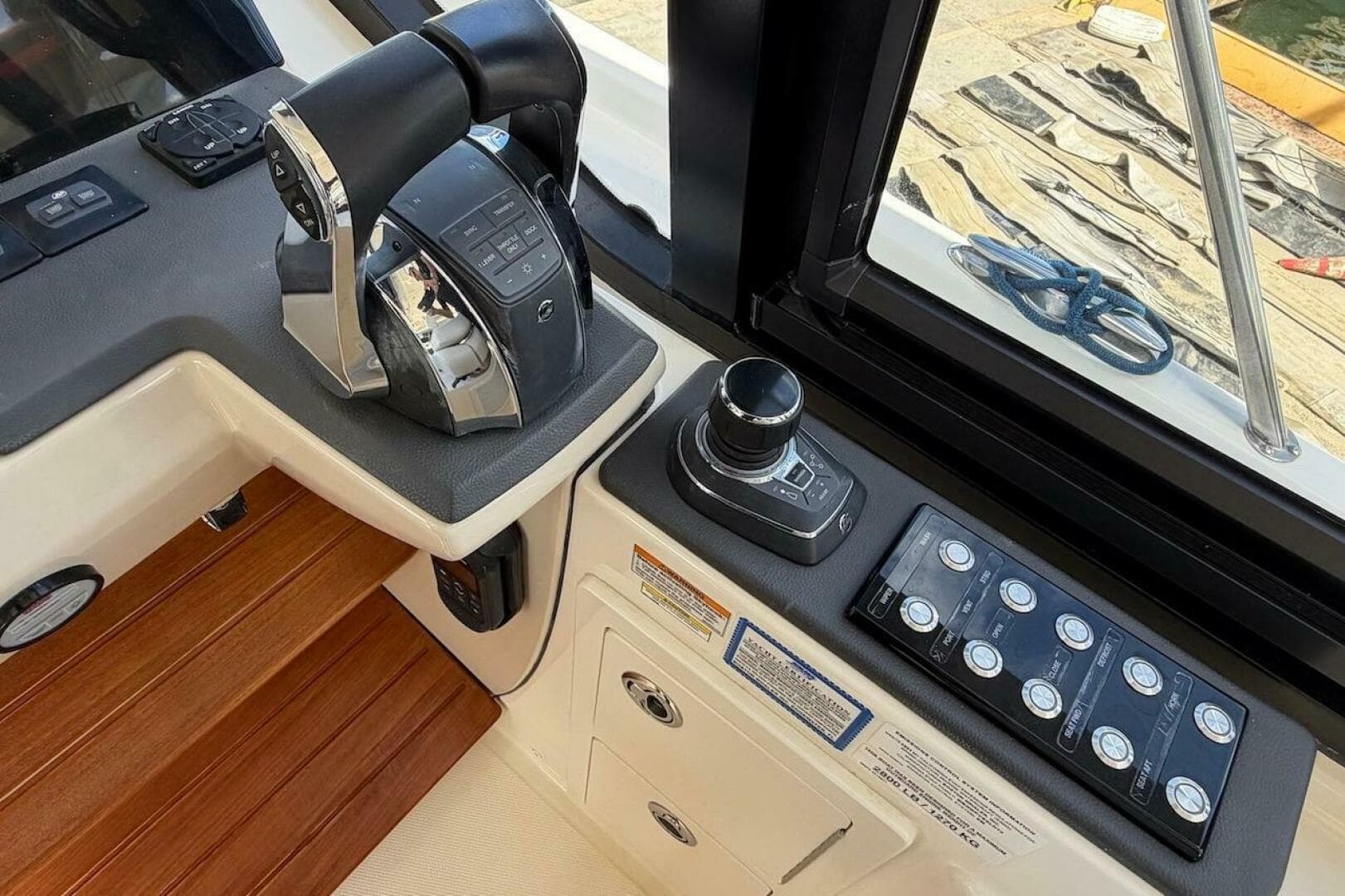 2021 Boston Whaler 405 Conquest — photo 25