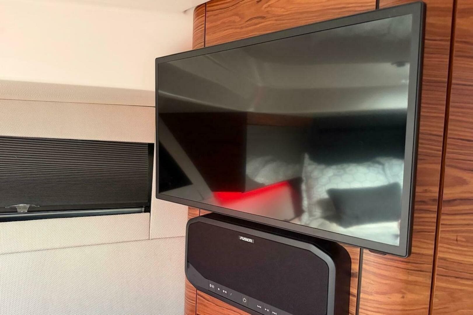 2021 Boston Whaler 405 Conquest — photo 39