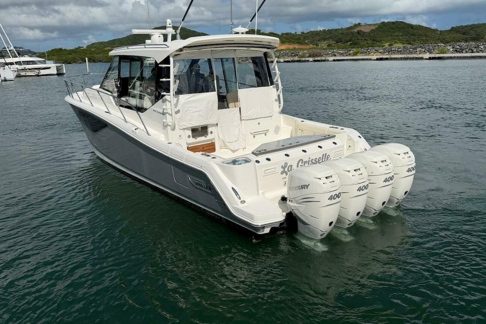 2021 Boston Whaler 405 Conquest — photo 14