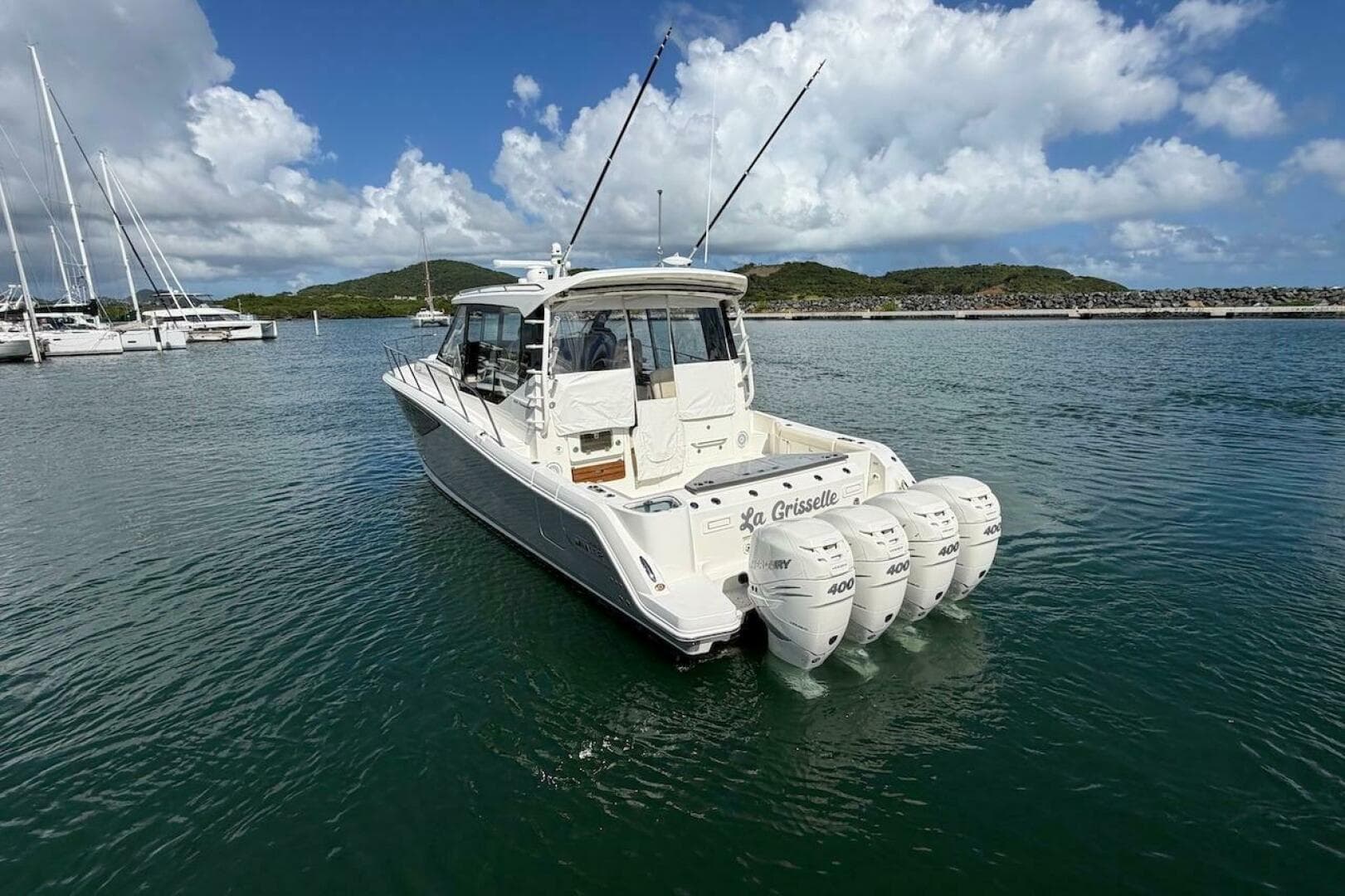 2021 Boston Whaler 405 Conquest — photo 16