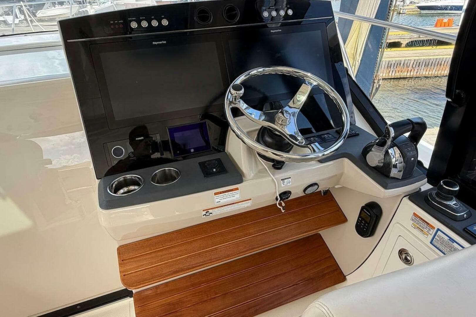 2021 Boston Whaler 405 Conquest — photo 24